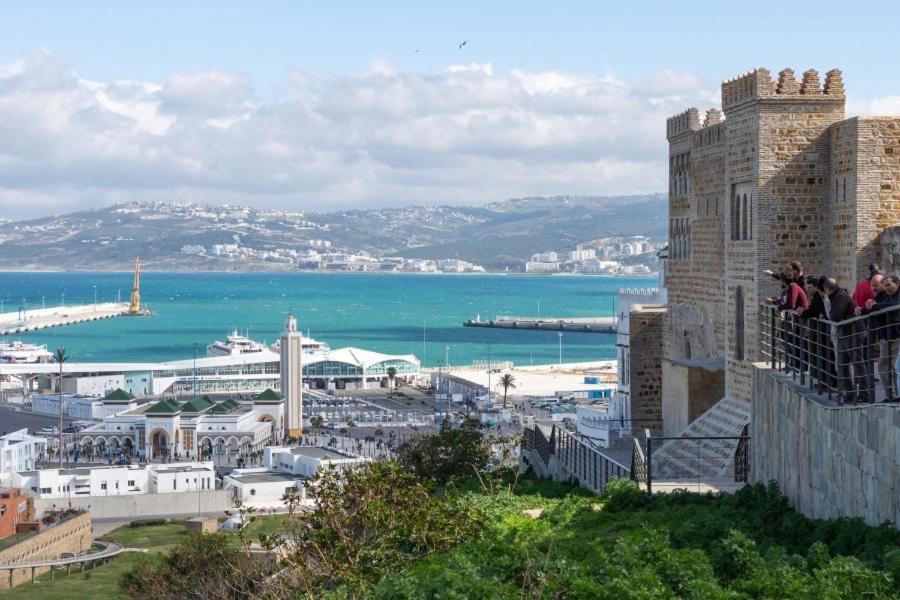 Ap 2Ch City Centre Parking En Face Hilton A Cote Du Plage Tangier Exterior photo